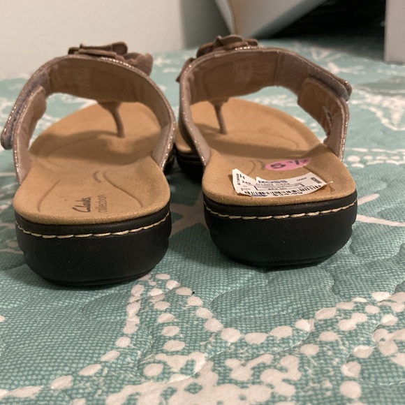 NWT-Clark’s Collection Ultimate Comfort Foot bed. Size: 5.5 color: Champagne. - Picture 2 of 6